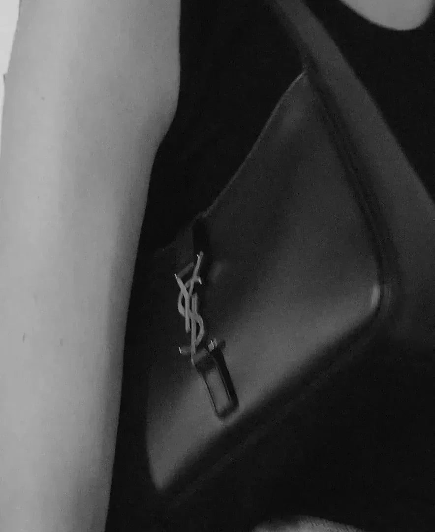 YSL - le 5 à 7 en cuir verni Red